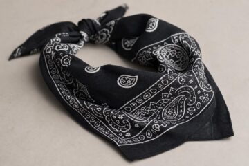 The Canadian Guide to the Bandana: History, Smart Uses, Styling Tips, and Buying Advice That Actually Helps